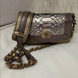 Chic Metallic Leather Crossbody Bag with Removable Chain Strap